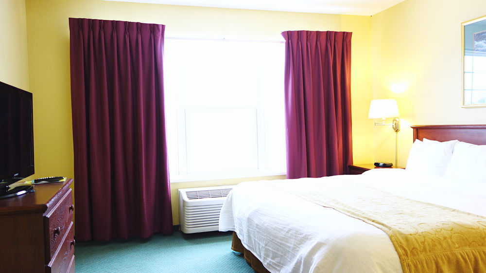 Country Inn River Falls Екстериор снимка