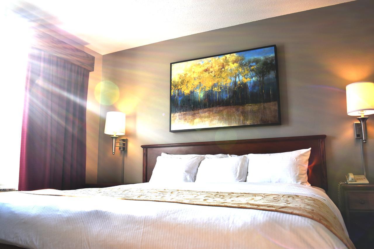 Country Inn River Falls Екстериор снимка
